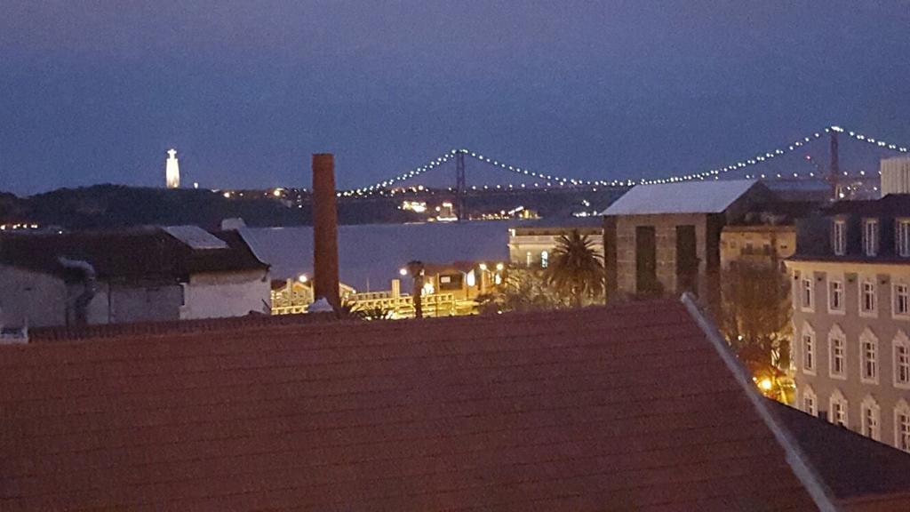 Apartamento A Terrace On A Topfloor With A View Lisboa